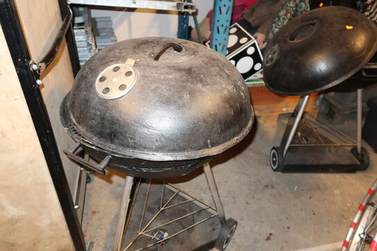 2 stk. grill rekvisitter