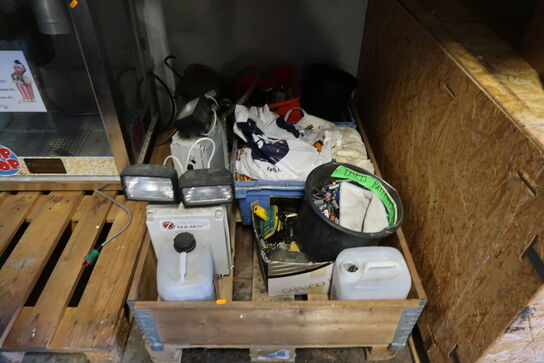 Palle med div. Lamper m.m.