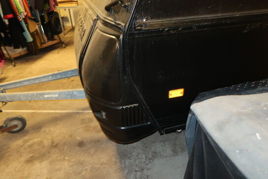 Campingvogn HOME-CAR (ombygget til at huse dyr)(momsfri)