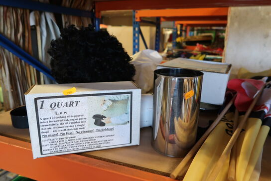 Div. Rekvisitter på hylde