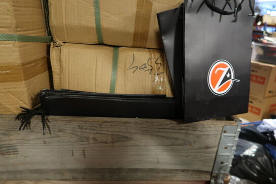 Palle med Zirkus Nemo poser