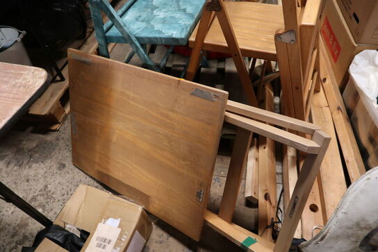 3 stk. klapstole samt klapbord