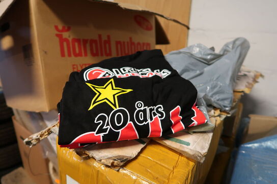 Palle med div. Merchandise m.m.