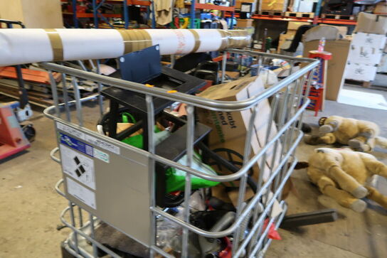 Palle med støvsugere m.m.