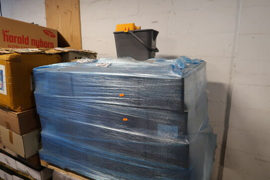 Palle med div. Dvd'er m.m.