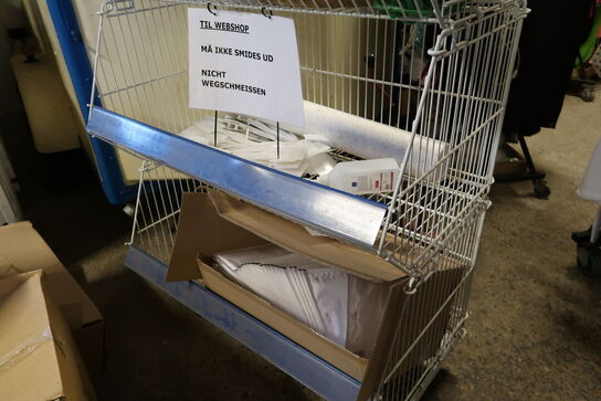 Reolsystem med indhold