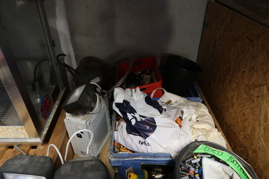 Palle med div. Lamper m.m.