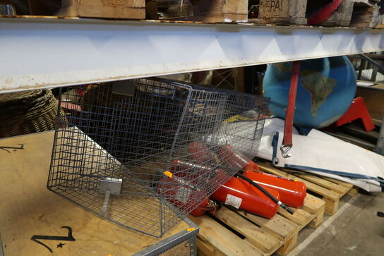 Opbevaringskasse samt bur