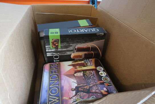 Palle med div. Spil samt gyngehest