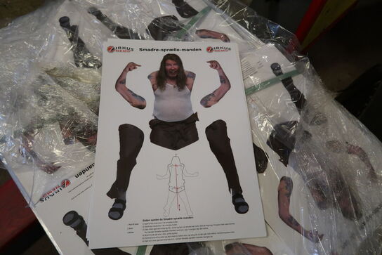 Palle med papirer af "Smadre-Sprælle-Manden"