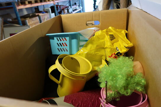 Div. Rekvisitter på hylde