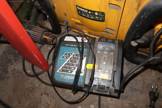 Lader MAKTIA, arbejdsradio DEWALT, varmepistol BOSCH