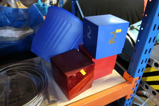 Div. Rekvisitter på hylde