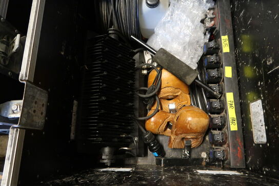 Flightcase med div. Ledninger, lamper m.m.