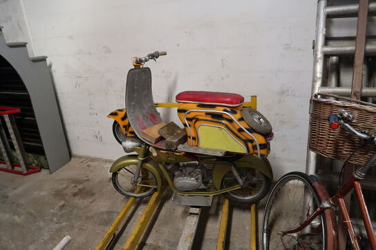 3 stk. scooter rekvisitter med stativ