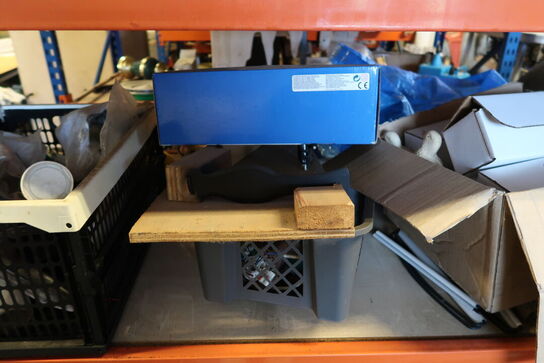 Div. Rekvisitter på hylde