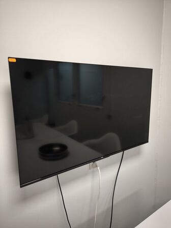 TCL 32" TV