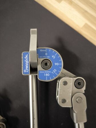 2 stk. håndrørbukkere SWAGELOK