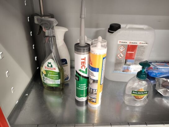 Indhold i skab (se beskrivelse)