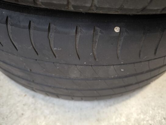 2 stk. dæk med fælge MICHELIN 205/50 R 17