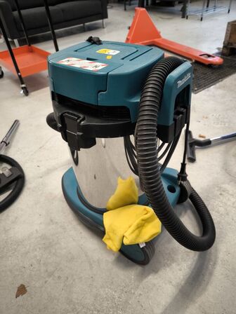 Støvsuger MAKITA VC3211 H (uden mundstykke)