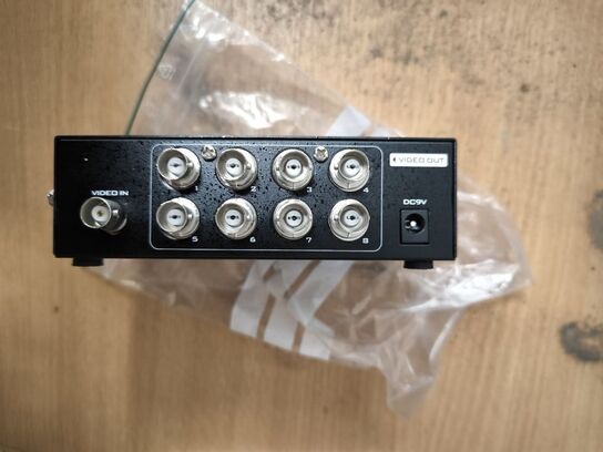 Video splitter BNC