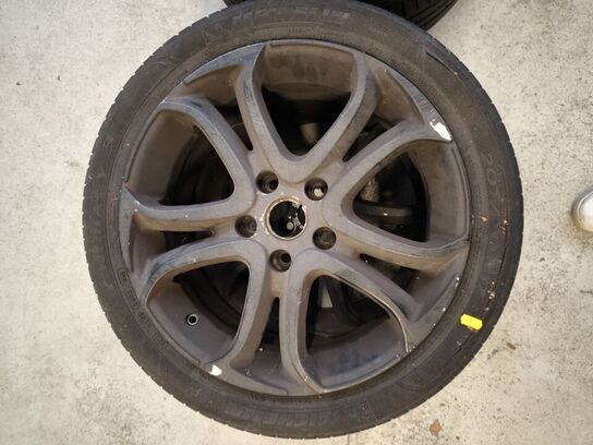 2 stk. dæk med fælge MICHELIN 205/50 R 17