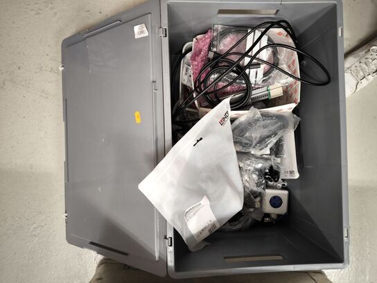 2 kasser med indhold