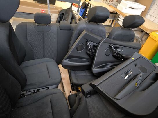 Sæder og dørpolstring til bil