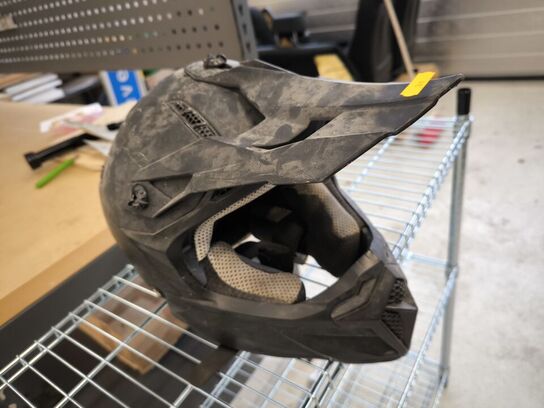 Styrthjelm ECER22-05