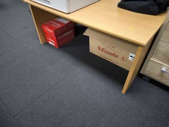 El-hæve/sænkebord kontorstol, reol og skuffemodul