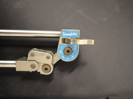 2 stk. håndrørbukkere SWAGELOK