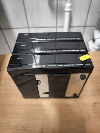 6 vejs distributionsforstærker SPEAKA AUDIO