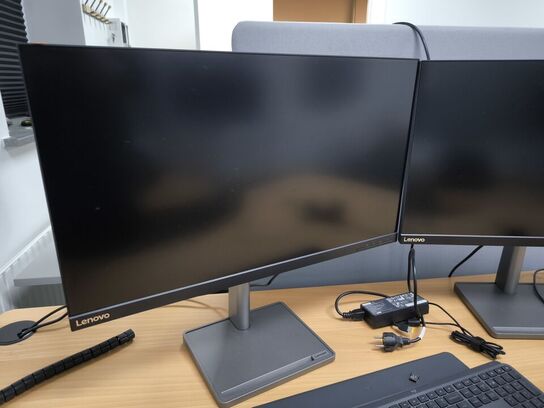 2 stk 28"  LENOVO L28u-35 skærme med LOGITECH mus og tastatur