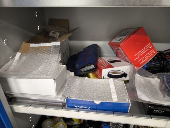 Indhold i skab (se beskrivelse)