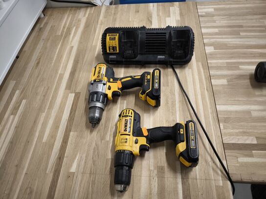 2 stk. skruemaskiner DEWALT med batteri og oplader