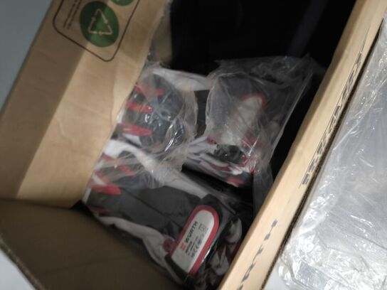 Indhold i skab (se beskrivelse)