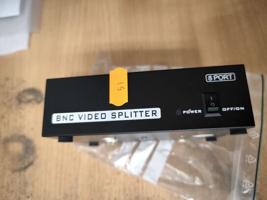 Video splitter BNC