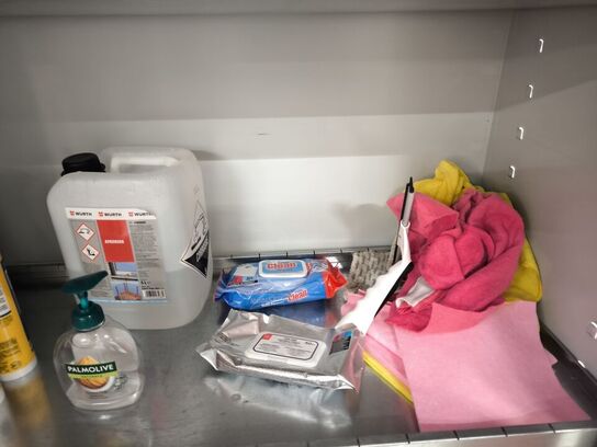 Indhold i skab (se beskrivelse)