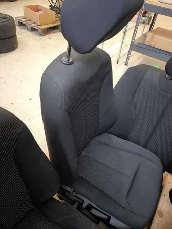 Sæder og dørpolstring til bil