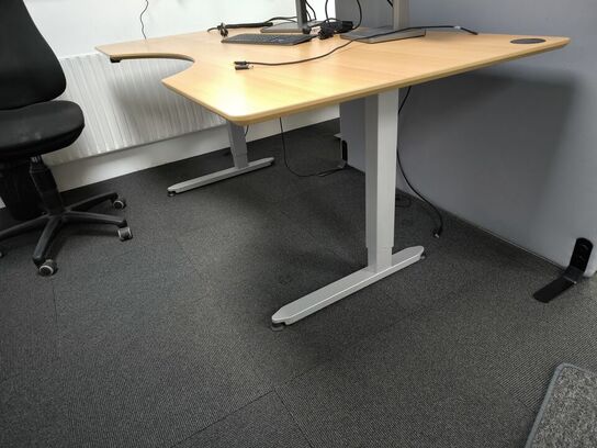 El-hæve/sænkebord kontorstol, reol og skuffemodul