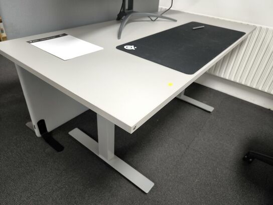 Skrivebord med stol og skuffemodul