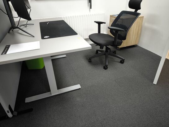 Skrivebord med stol og skuffemodul