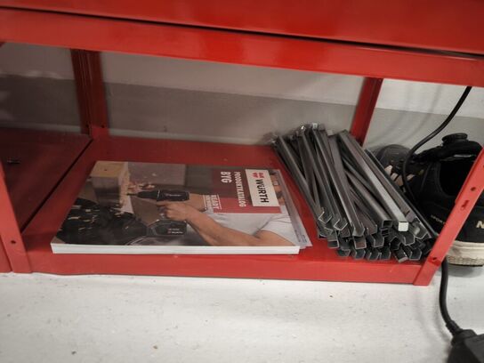 Indhold på reol (se beskrivelse)