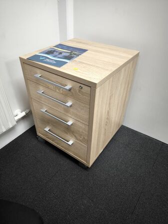 Skrivebord med stol og skuffemodul