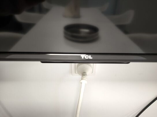 TCL 32" TV