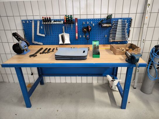 Filebænk med båndsliber og skruestik uden indhold