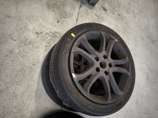 2 stk. dæk med fælge MICHELIN 205/50 R 17