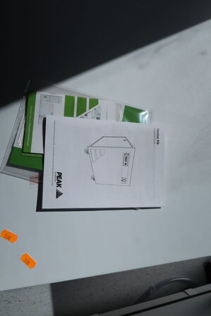 Nitrogen generator PEAK SCIENTIFIC Genius SQ 24