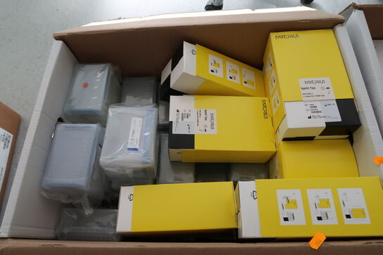 Kasse med div. Laboratorieudstyr SARTORIUS
